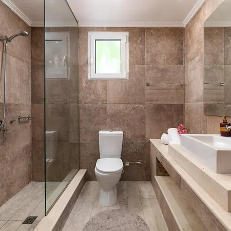 Fadia With Private Pool