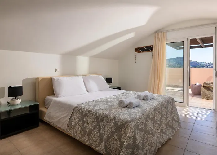 Fadia With Private Pool Villa