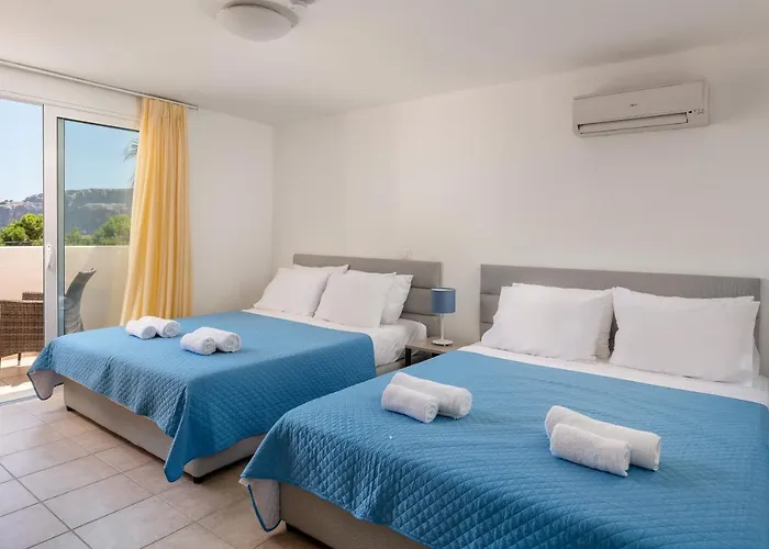 Fadia With Private Pool Villa *