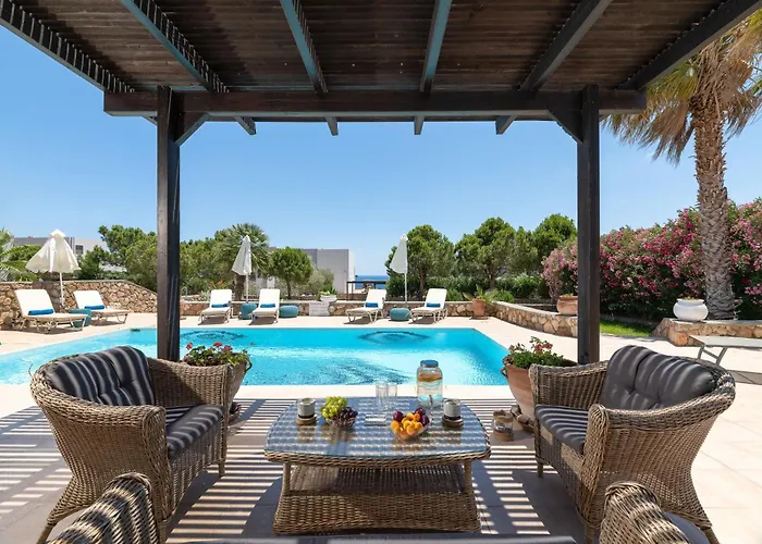 Fadia With Private Pool * 린도스